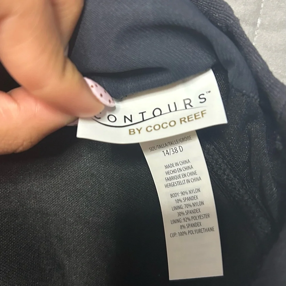 Coco Reef Black Textured One Piece Swimsuit - Picture 2 of 2